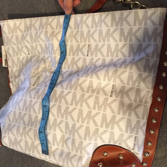 White vanilla Michael Kors purse - Picture 5 of 5